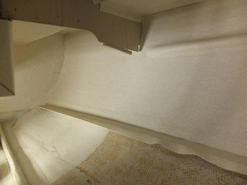 Limning av skrovmatta salong BB 6; färdigt